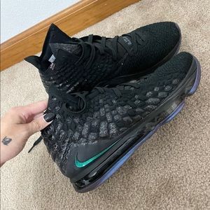 Lebron 17 EP “Global Currency”